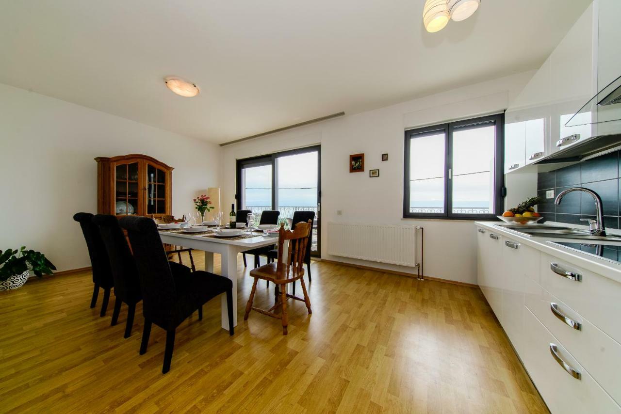 Apartments L&L Dugi Rat Eksteriør bilde